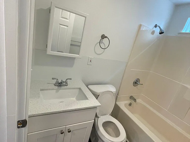 114 N Mill St #2 — Photo 10