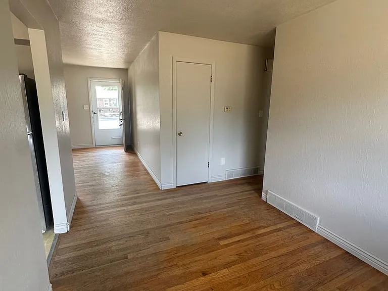 604 Tulane Dr — Photo 5
