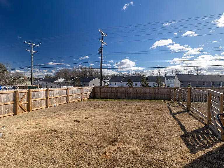 209 Chesley Dr — Photo 12
