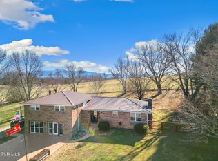 1504 Parton Loop, Greeneville, TN 37743