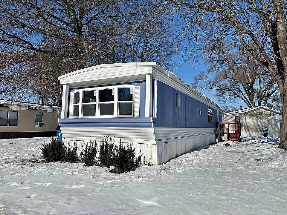 159 Parkbrook St SE photo 1
