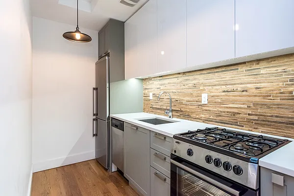 Rented by Nooklyn NYC LLC | media 31