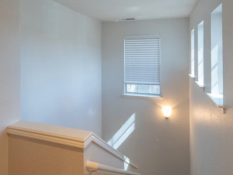2215 Canterbury Park Dr — Photo 18