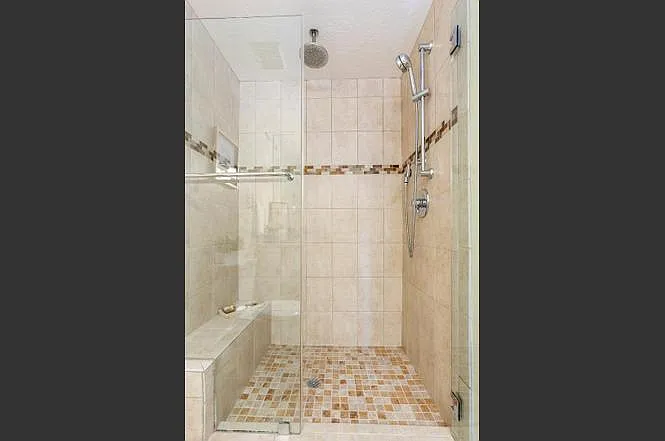 7108 Admiralty Ln — Photo 8