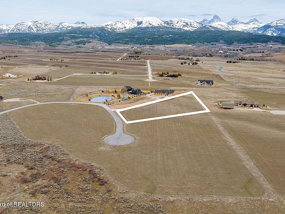 3rd image of 4571 Surprise Valley Rd