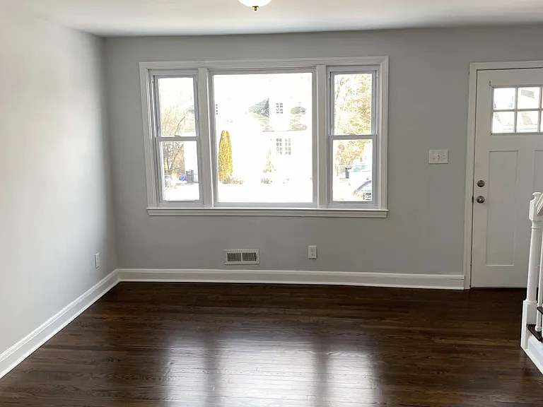 5938 Clayton Ave — Photo 2