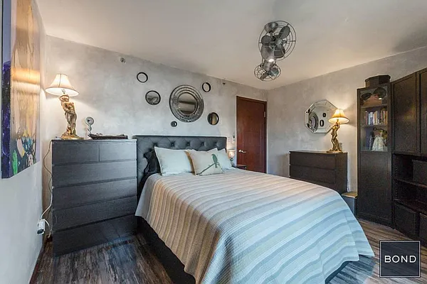 Sold by Bond New York | media 20