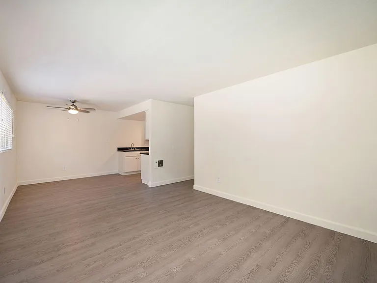 Elan Carlsbad Shores — Photo 16
