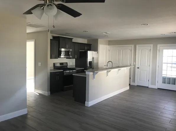 720 Prospect Ave, Webb City, MO 64870