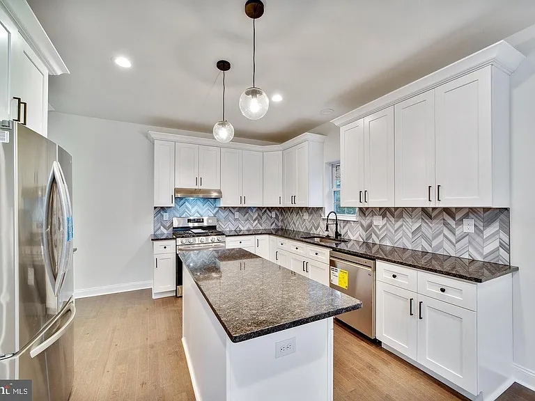 274 Oak Ave — Photo 4