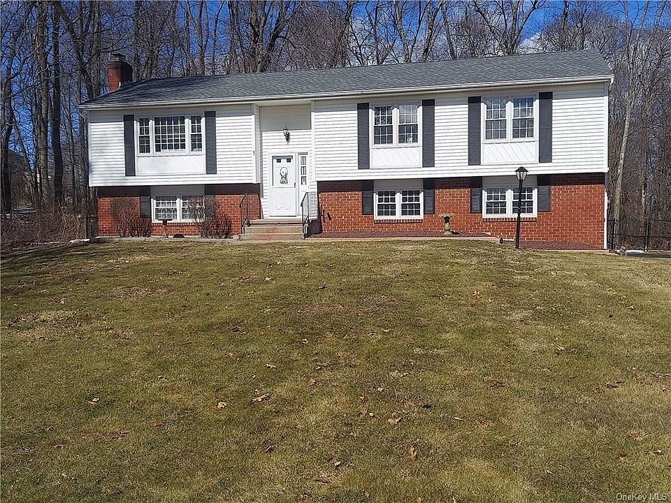 1st image of 61 Thornhill Dr