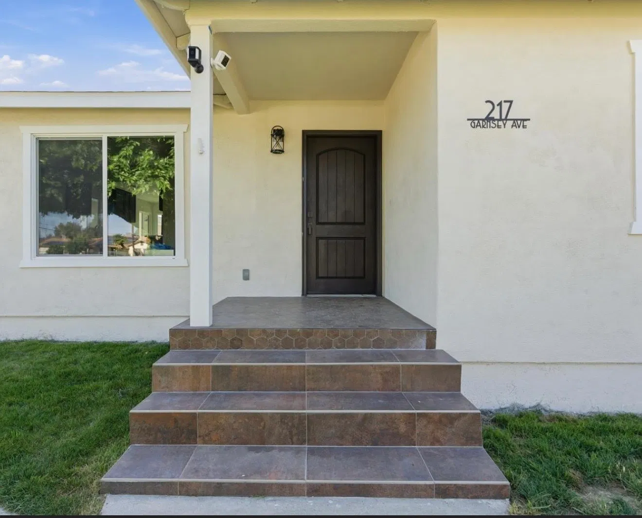 4 bed, 1440 sqft, $2,950 — Photo 2