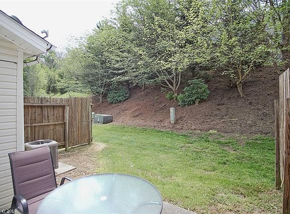 4th image of 555 School Ln