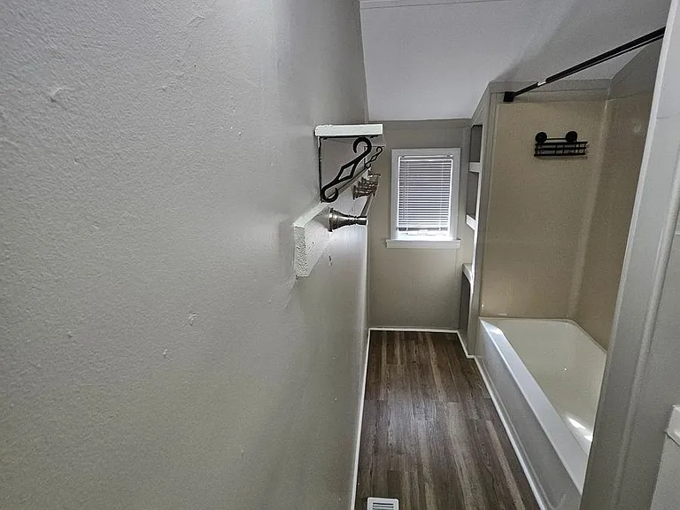 5126 Booth Ave — Photo 5