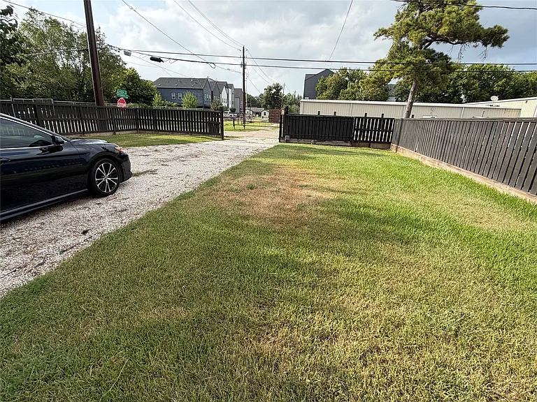 4208 Arlington St — Photo 21