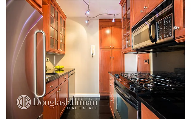 Sold by Douglas Elliman | media 19