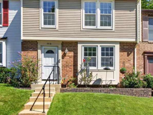 7319 Golden Horseshoe Ct, Springfield, VA 22153