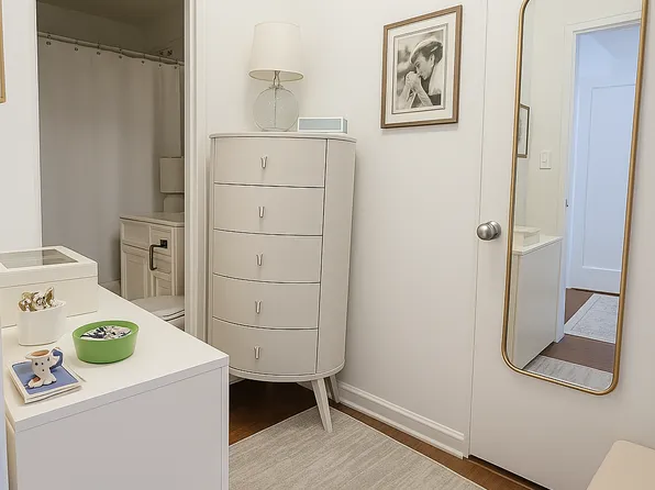 7 Lexington Avenue image 7 of 8