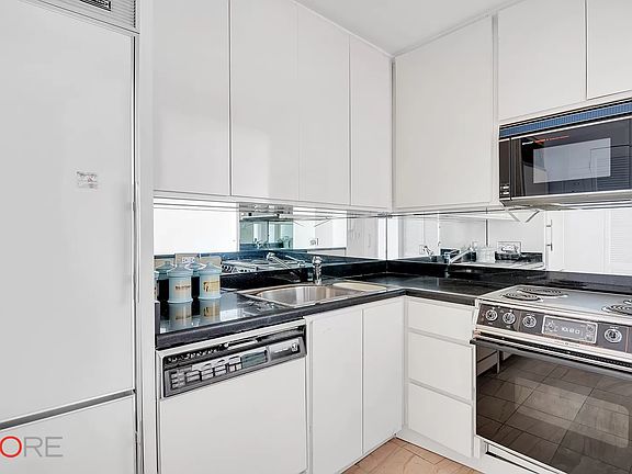 3rd image of 1065 Park Ave APT 11C