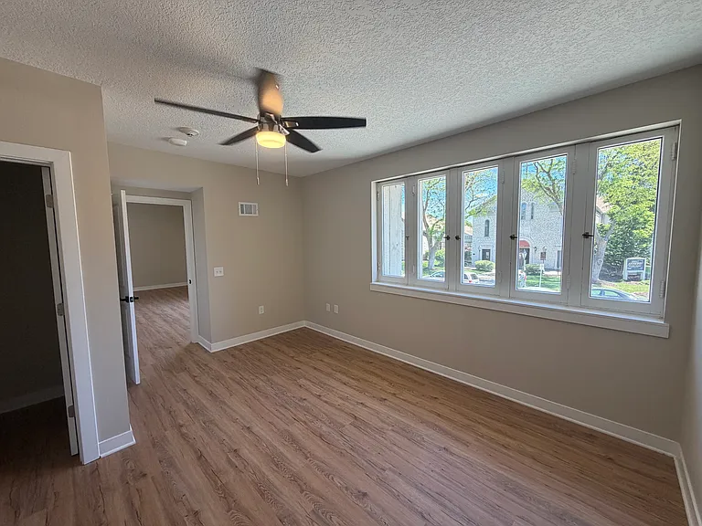 400 N Main St #204 — Photo 7