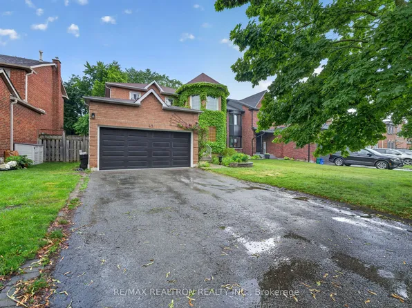 49 Meekings Dr, Ajax, ON L1T 3N2
