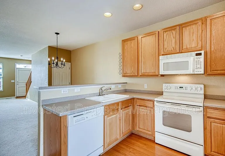 4061 W 118th Pl — Photo 2
