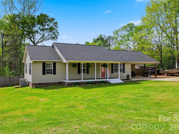 1214 Eastcreek Rd, Fort Lawn, SC 29714