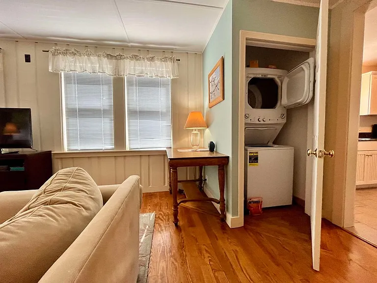 16 Browns Ct — Photo 8