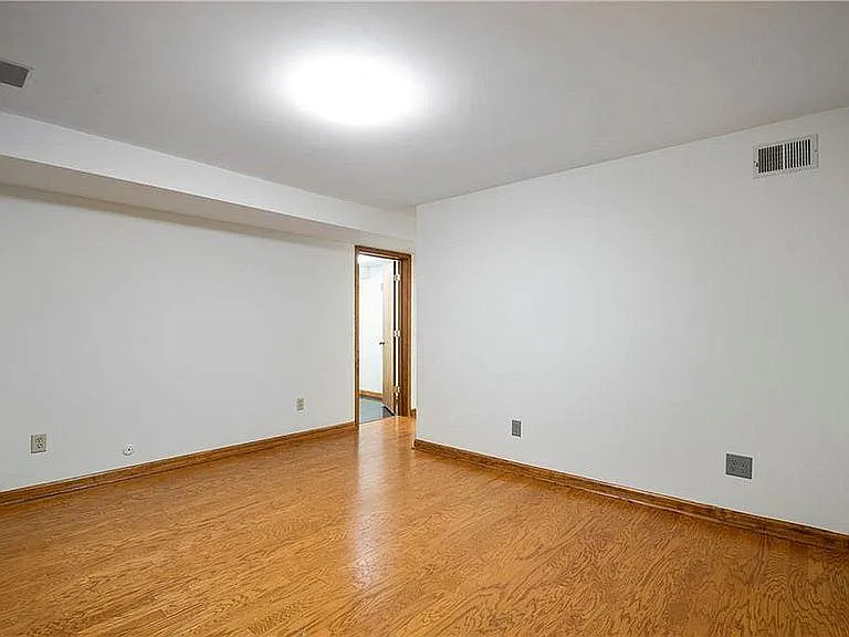 2283 Shenandoah Ave NE — Photo 22