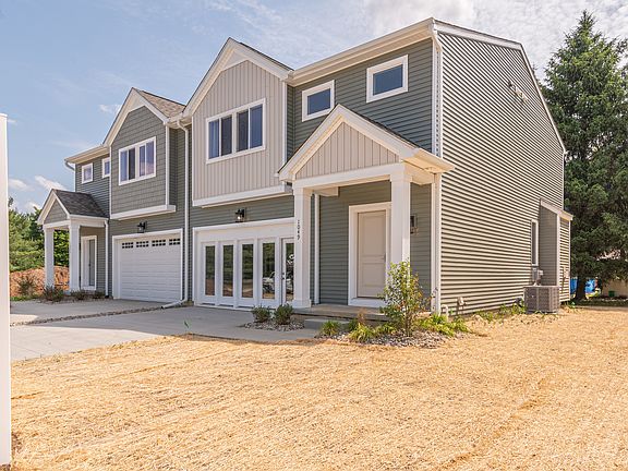 3rd image of 1029 Rebecca St #13