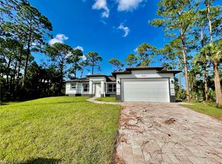 5033 NE Tradewinds Cir, Labelle, FL 33935