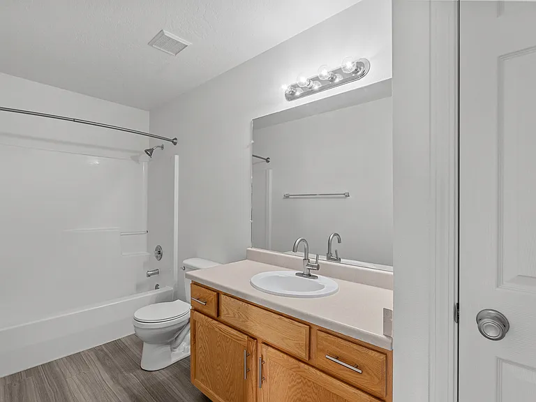 Eagles Landing Apartments — Photo 19
