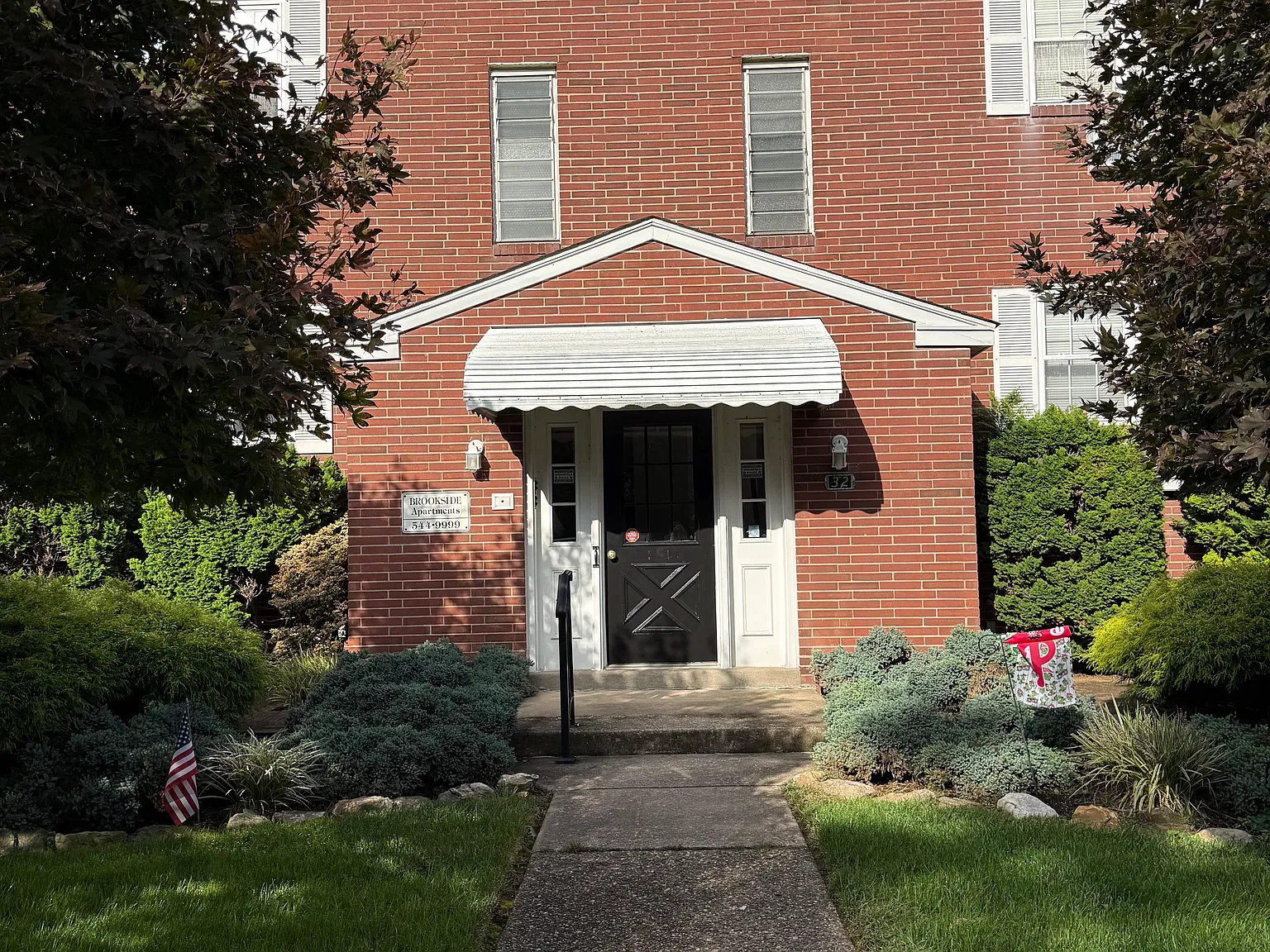 2 bed, 850 sqft, $1,695 — Photo 1
