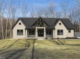 19 Mistletoe Ln, Shepherdstown, WV 25443