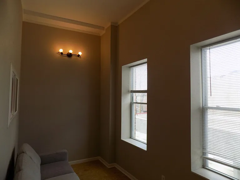 121 W Broadway Ave — Photo 5
