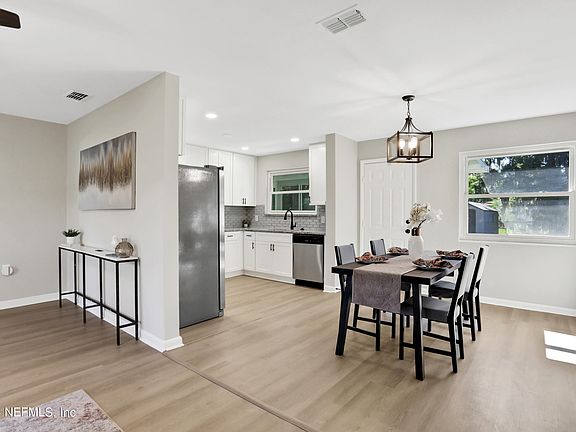 4th image of 2633 EMILY Drive