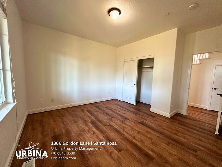 1386 Gordon Ln — Photo 16