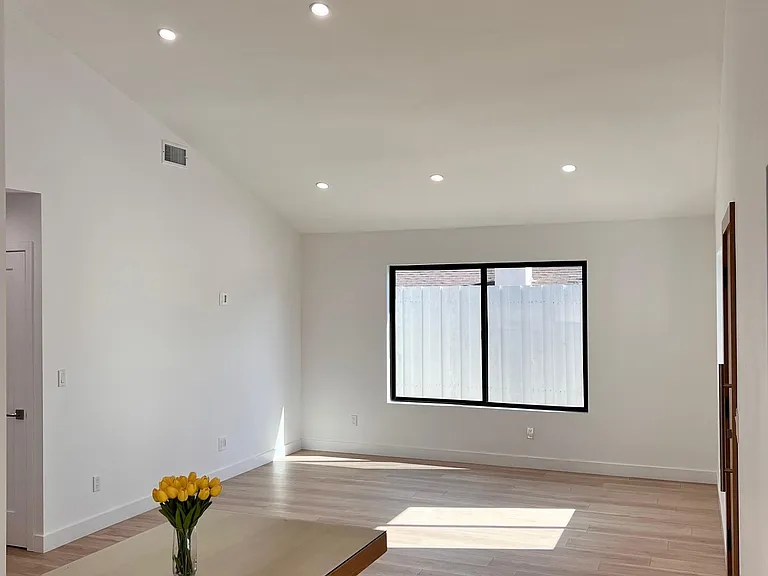 15531 Superior St — Photo 23