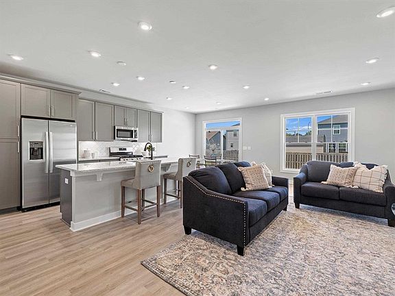 3rd image of 2375 Watson Cir