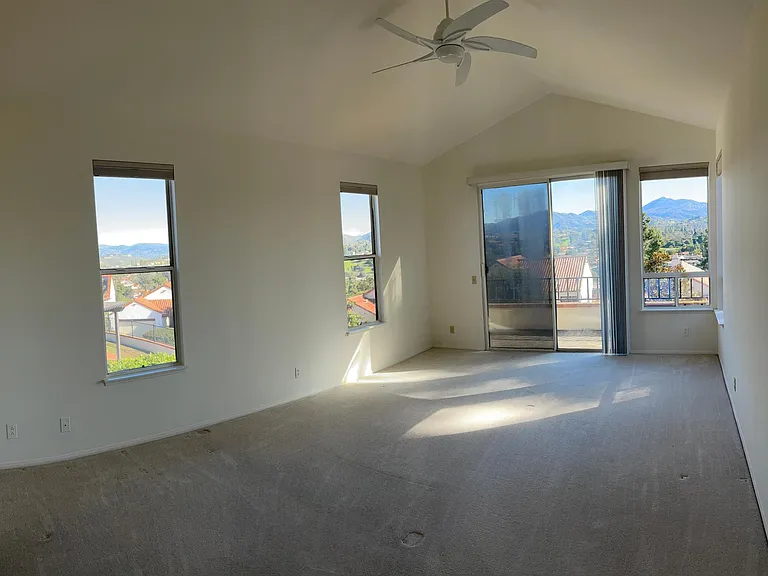 12023 Versailles Ct — Photo 10