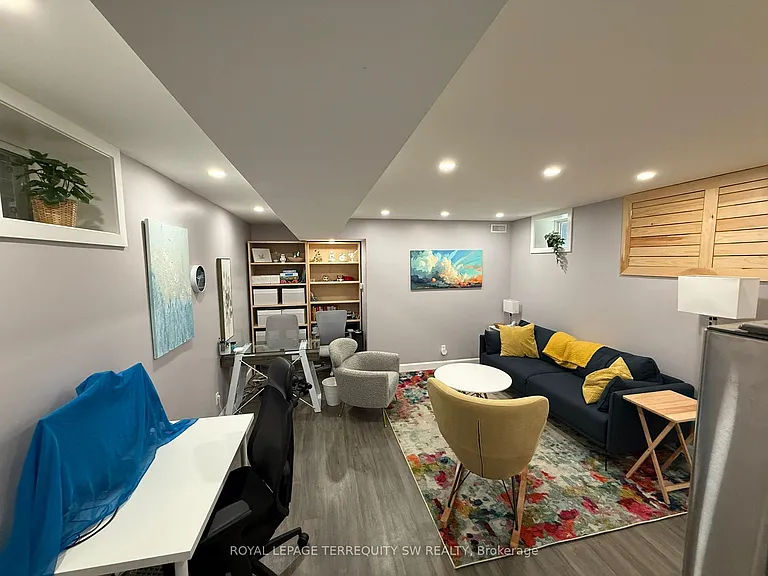 2134 Dundas St W #1 — Photo 15