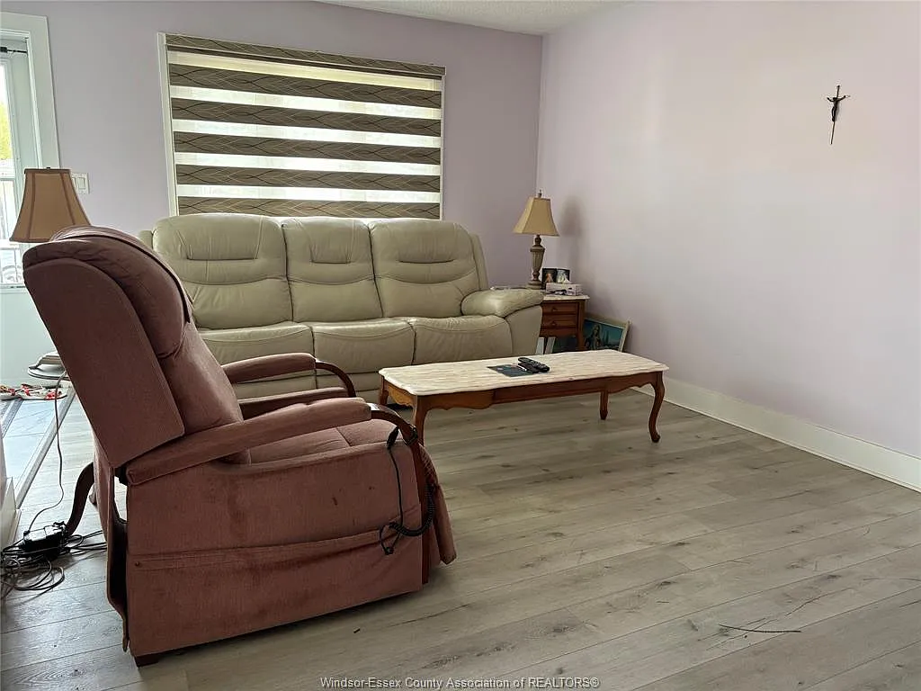 3 bed, $2,400 — Photo 4