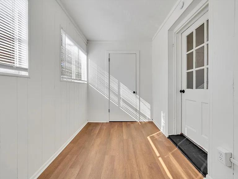 1060 Hunt Ave NW — Photo 12