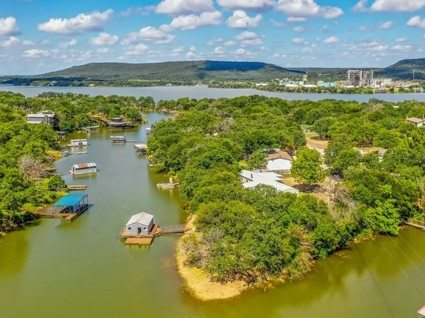 420 Kennon Cir, Palo Pinto, TX 76484