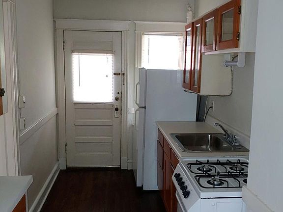 3rd image of 1223-1225 W 41st St #3E