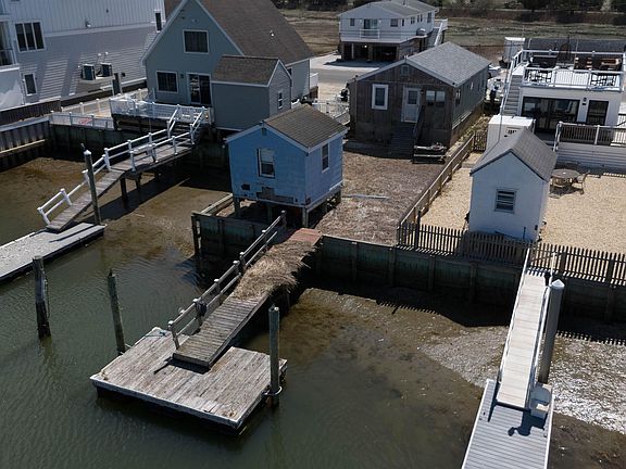 3rd image of 490 Avalon Blvd
