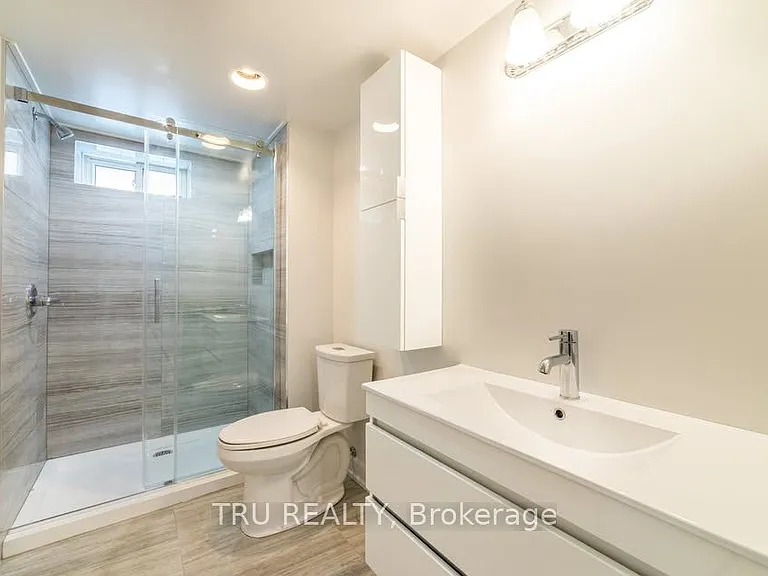 2424 Iris St #B — Photo 10