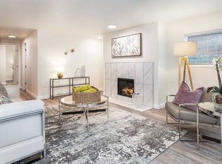 1001 W Howe St APT A2, Seattle, WA 98119