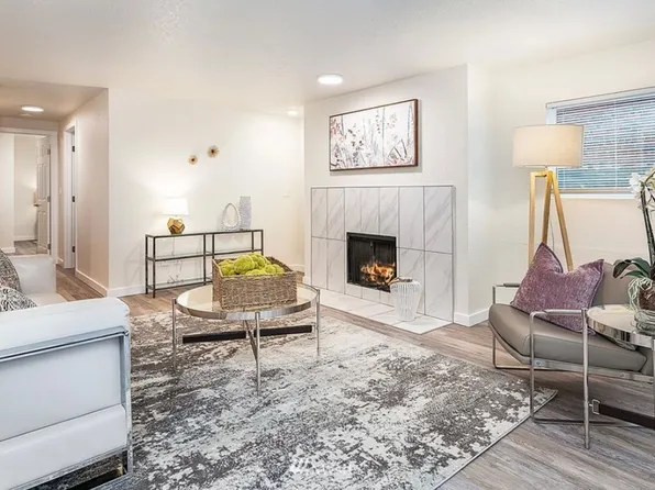 1001 W Howe St APT A2, Seattle, WA 98119