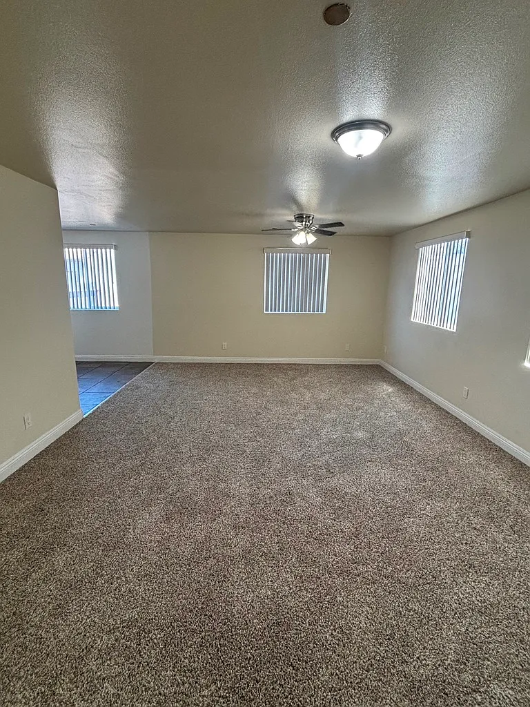 5 bed, 1753 sqft, $3,900 — Photo 3